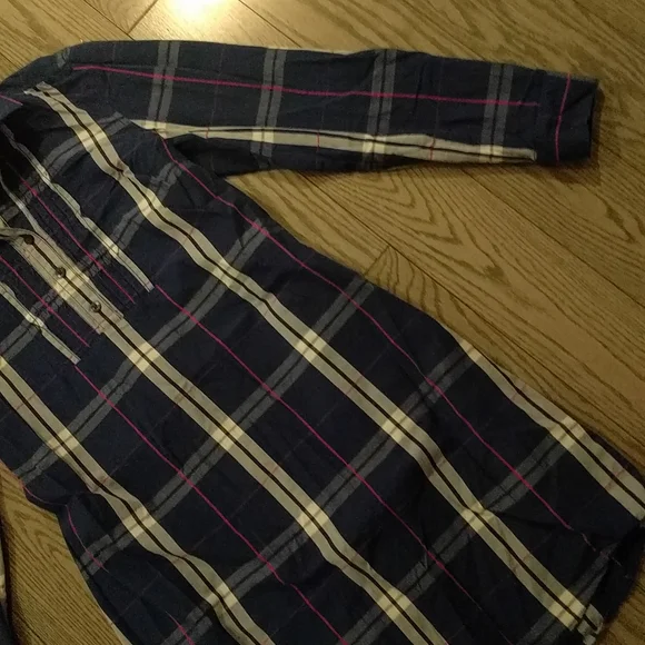 Beautiful dress by Tommy Hilfiger 🌟🍀🌸 - Picture 3 of 16